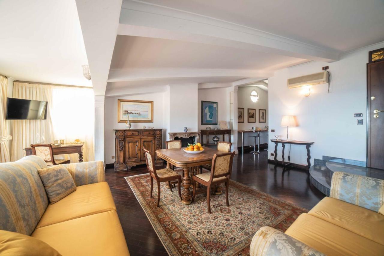 Ferienwohnung Palazzo Di Ferro Taormina Exterior foto